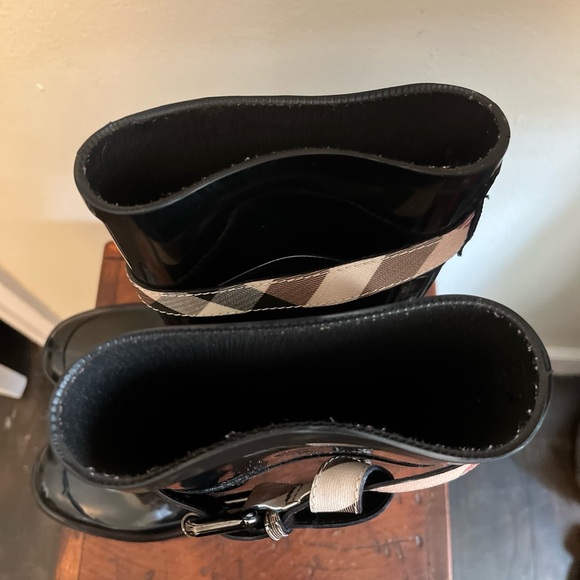 Burberry Women's Kenyon Nova Belt Rain Boots Size ( 5-35 ) Black - Picture 11 of 13